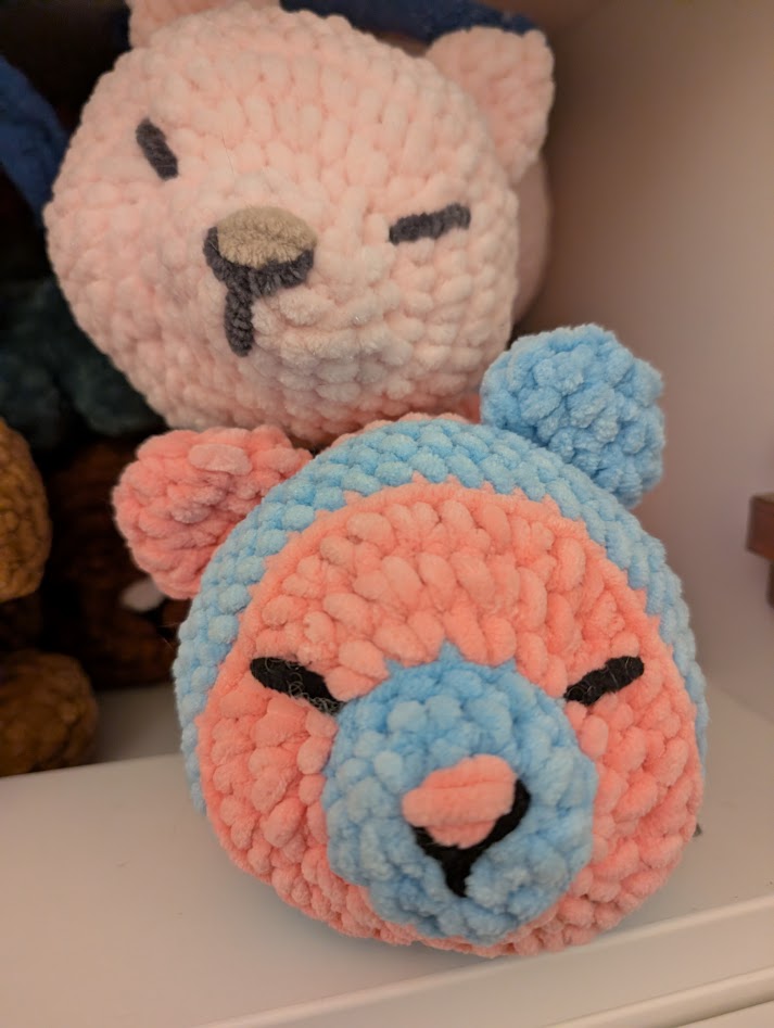 Gehäkelte Katzen zum Kuschen haaren nicht,